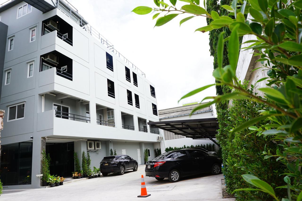 B-Black Residence Chonburi Exterior photo